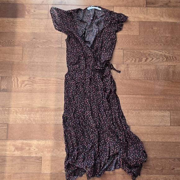 Floral Wrap Midi Dress - Picture 2 of 6